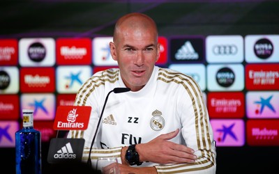 浩瀚体育-C罗远射被扑后补射破门